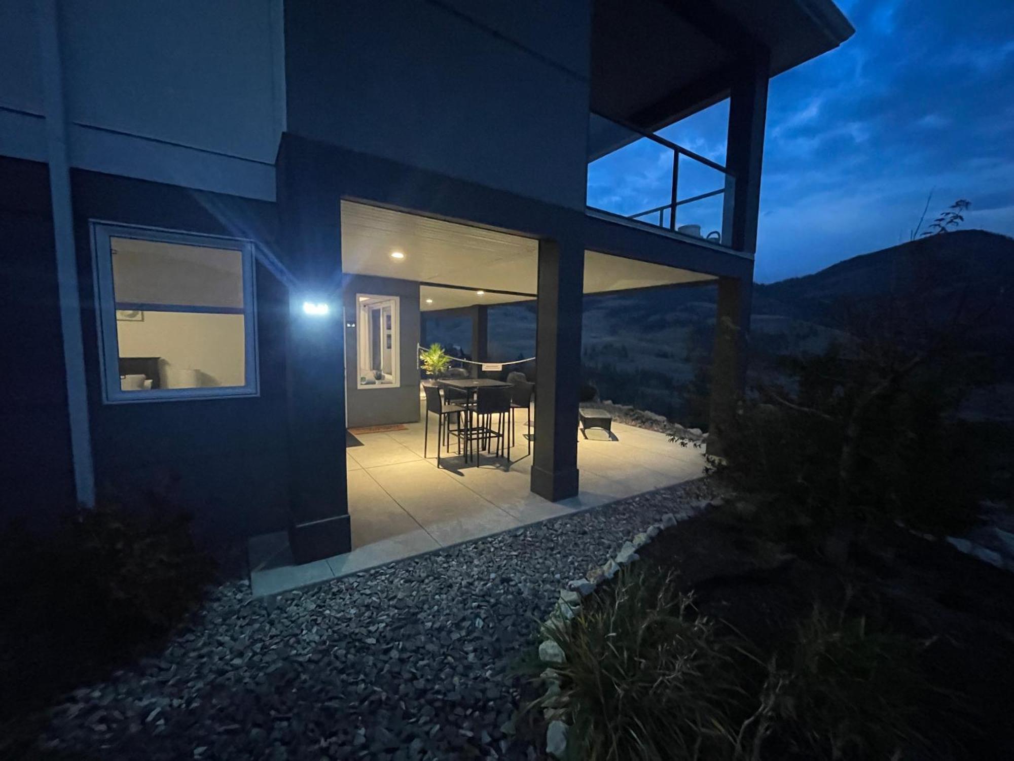 Beautiful Suite On Golf Course Kelowna Exterior foto